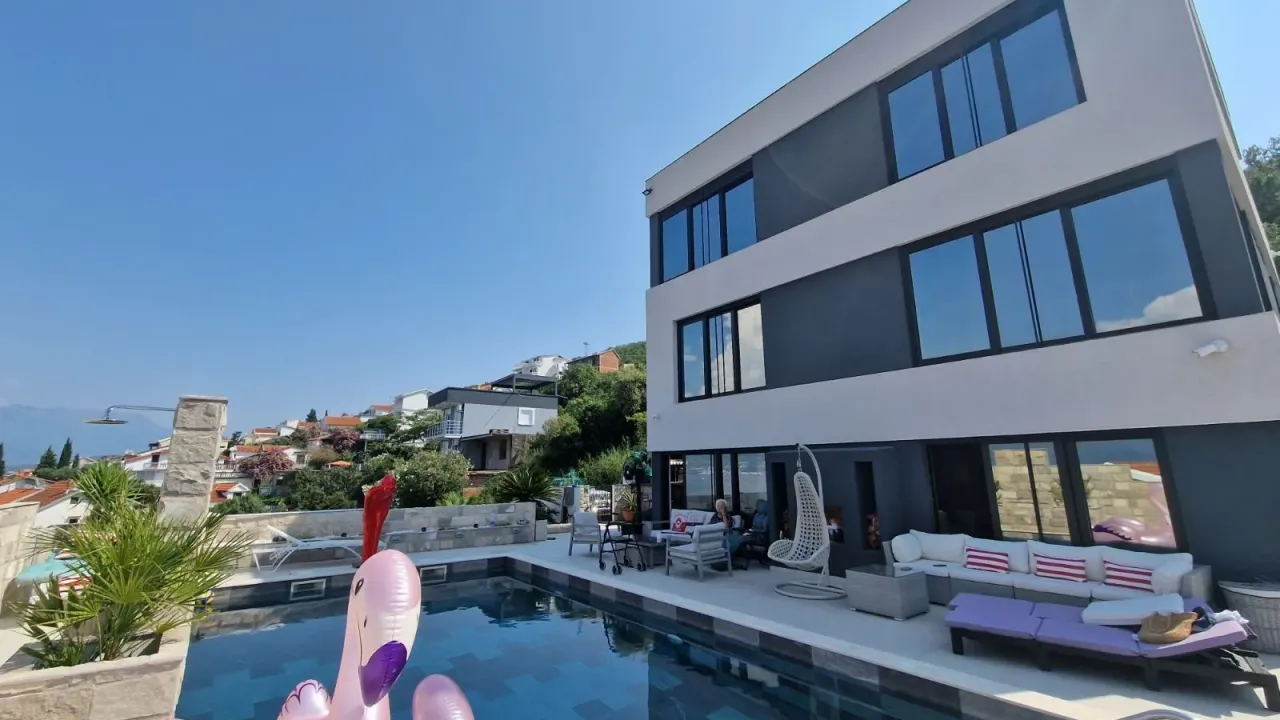 Sale, house, 280m², Krašići, Tivat