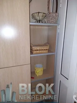 Izdavanje, dvosoban stan, 63m², Blok 6, Podgorica - image 7