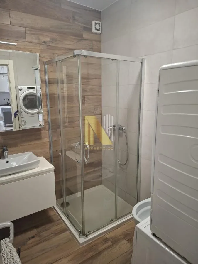 Izdavanje, jednosoban stan, 41m², Bulevar patrijarha Pavla, Novi Sad Sve Podlokacije