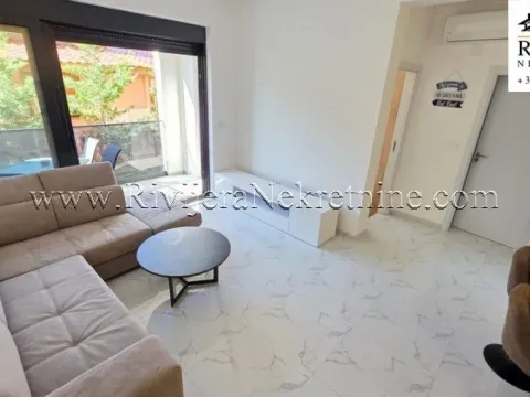 Sale, two bedroom apartment, 52m², Đenovići, Herceg Novi - image 2