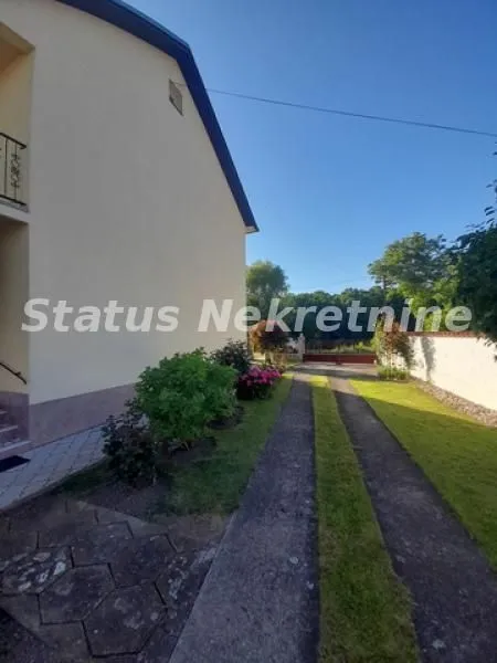 Prodaja, kuća, 194m², Šid, Srbija