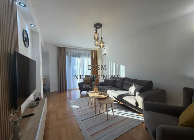 Izdavanje, jednosoban stan, 45m², Pod Goricom, Podgorica