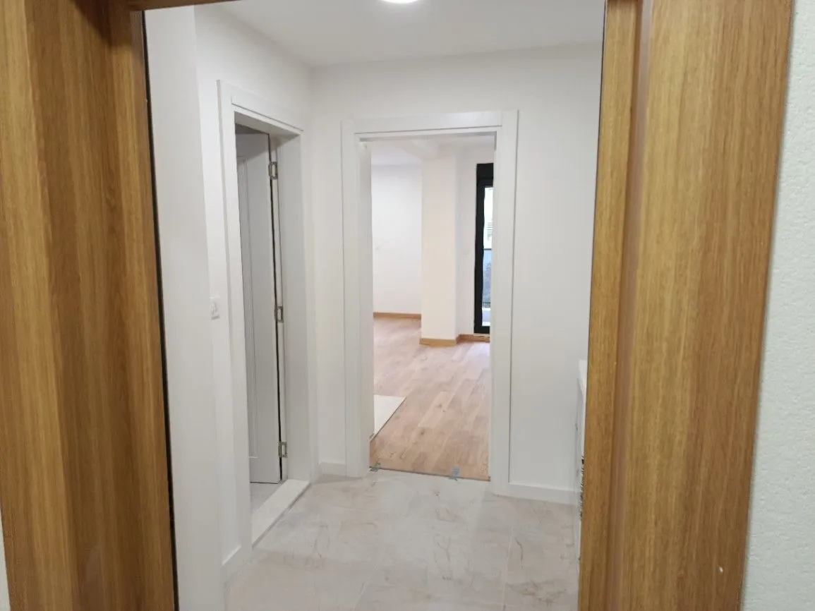Rent, studio apartment, 40m², Tološka šuma, Podgorica