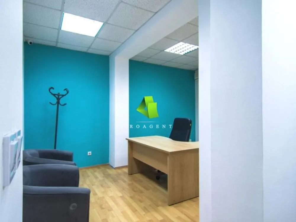Rent, office space, 350m², Medijana, Niš