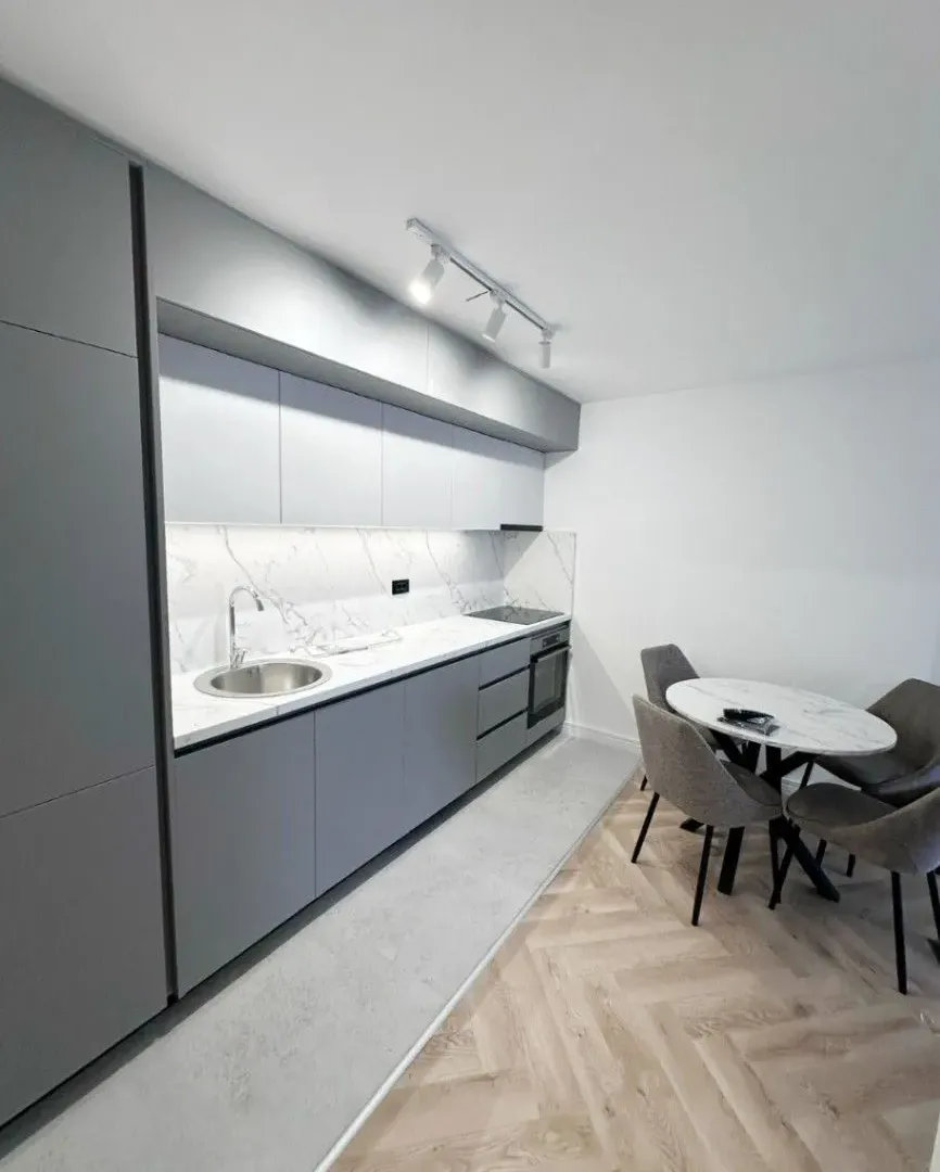 Izdavanje, dvosoban stan, 65m², Stari Aerodrom, Podgorica