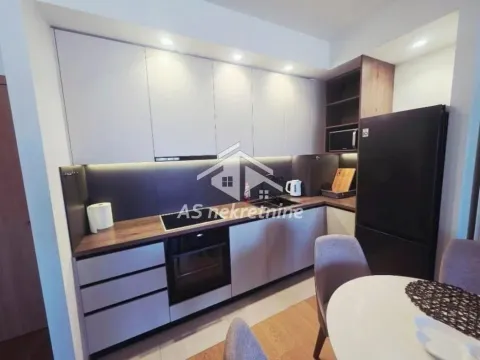 Izdavanje, trosoban stan, 76m², Savski Venac, Beograd - image 7