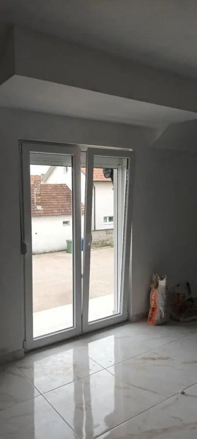 Rent, office space, 1200m², Zemun Ugrinovci, Zemun Sve Podlokacije