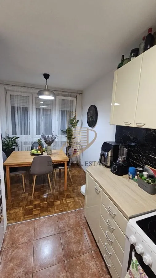 Prodaja, dvosoban stan, 52m², Centar, Novi Sad
