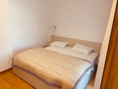 Izdavanje, dvosoban stan, 76m², Centar, Budva - image 5
