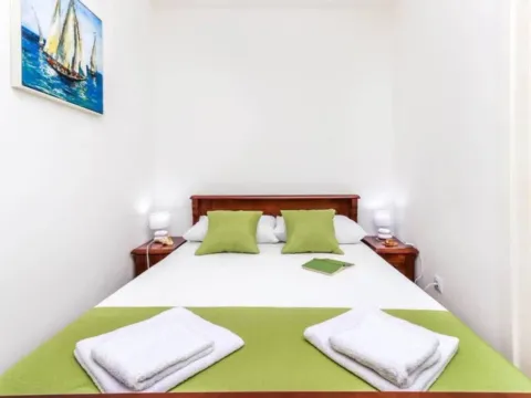 Izdavanje, jednosoban stan, 40m², Centar, Tivat - image 5