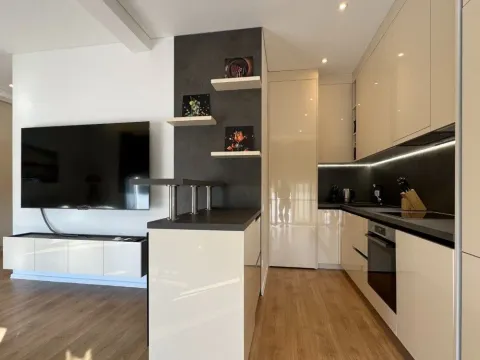 Prodaja, dvosoban stan, 90m², Tivat, Crna Gora - image 3