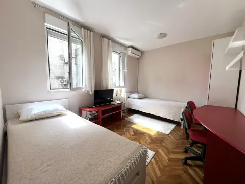 Rent, three bedroom apartment, 90m², Blok 6, Podgorica - image 9