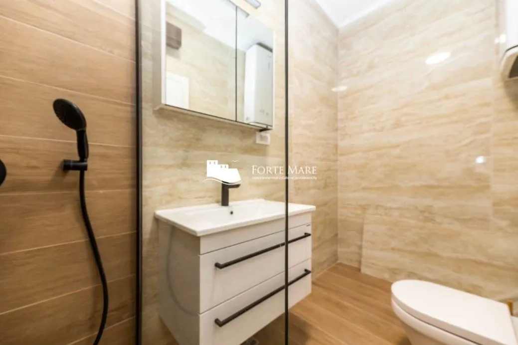 Prodaja, dvosoban stan, 109m², Đenovići, Herceg Novi