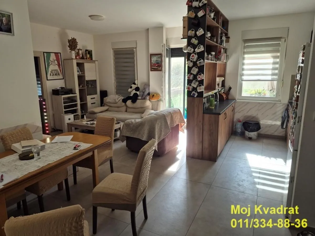 Prodaja, trosoban stan, 71m², Stari Banovci, Stara Pazova