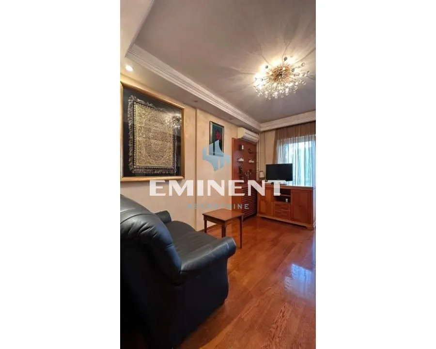 Izdavanje, trosoban stan, 140m², Stari Grad, Beograd