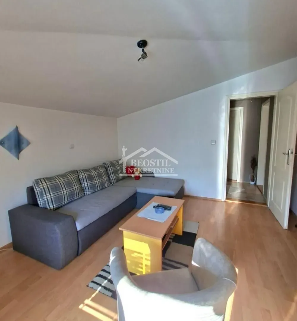 Prodaja, trosoban stan, 73m², Karaburma, Palilula Sve Podlokacije