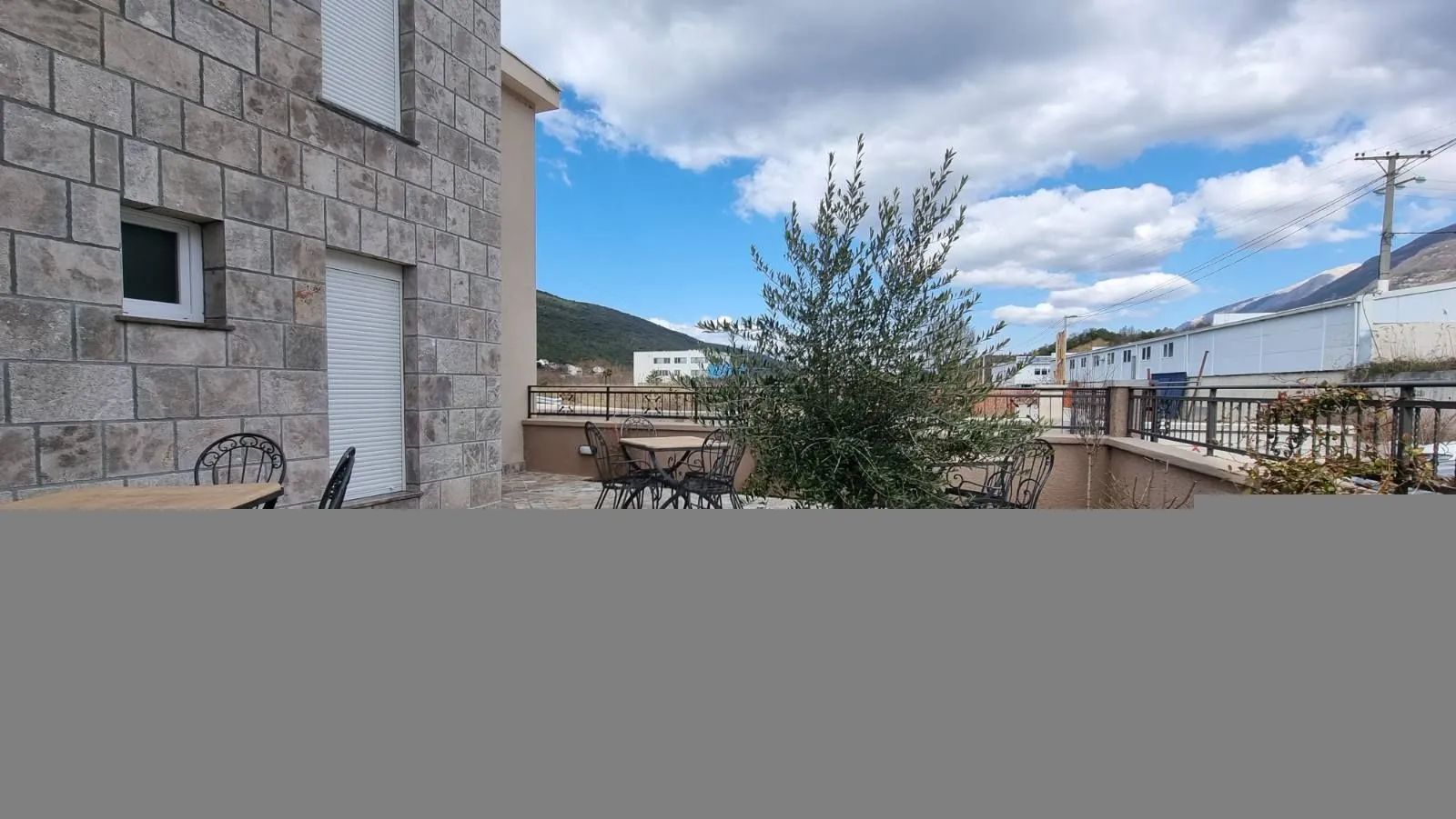 Izdavanje, jednosoban stan, 37m², Lastva Grbaljska, Kotor
