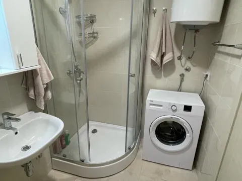 Rent, one bedroom apartment, 44m², Centar, Budva - image 5
