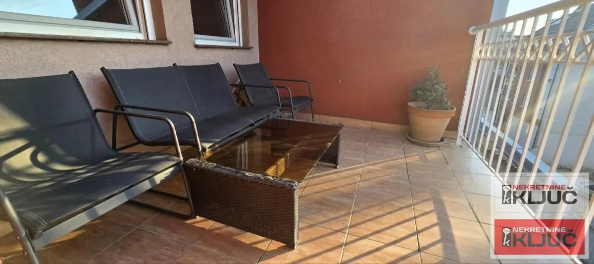 Izdavanje, dvosoban stan, 60m², Centar, Novi Sad