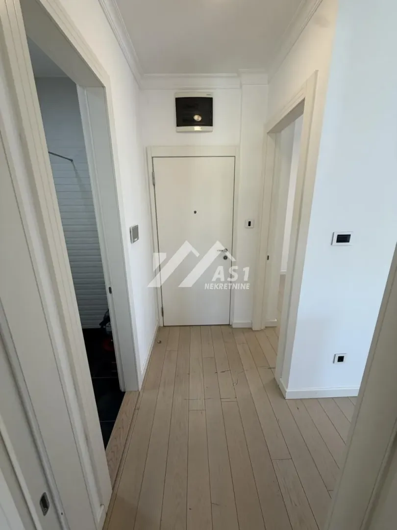 Izdavanje, trosoban stan, 57m², Novi Sad Sve Podlokacije, Novi Sad