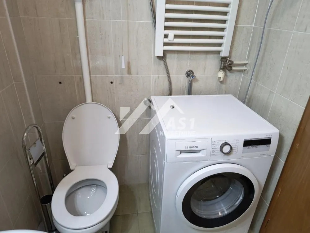 Izdavanje, dvosoban stan, 47m², Bulevar Oslobodjenja, Novi Sad Sve Podlokacije