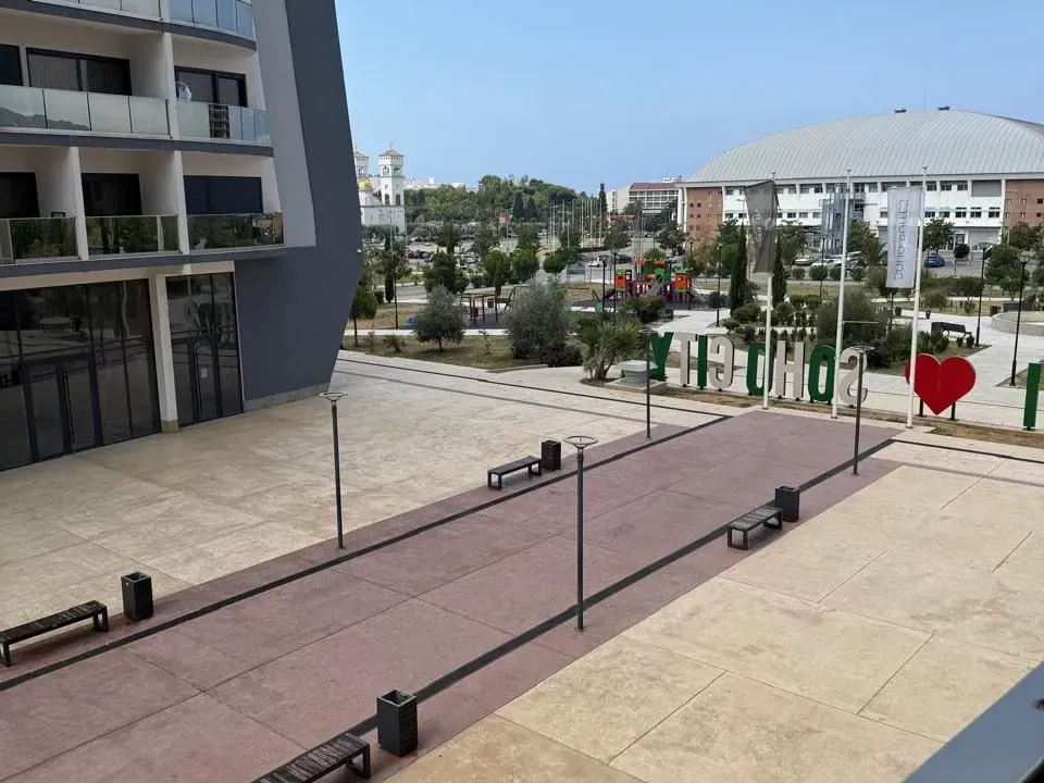 Prodaja, jednosoban stan, 65m², Soho City, Bar