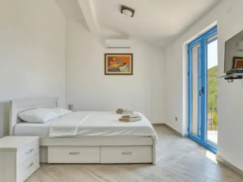 Rent, house, 92m², Bečići, Budva - image 2