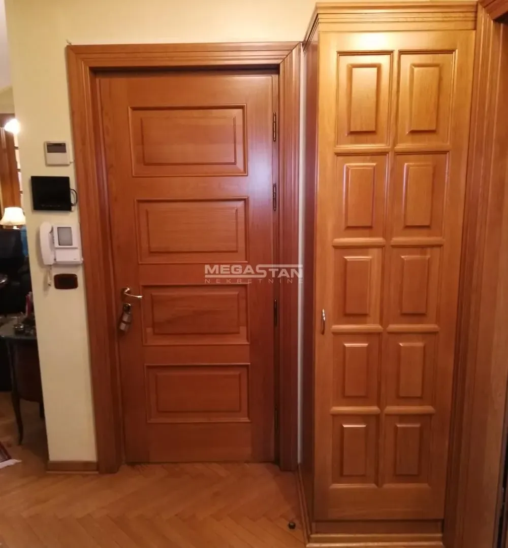 Sale, four bedroom apartment, 164m², Stari Grad, Beograd