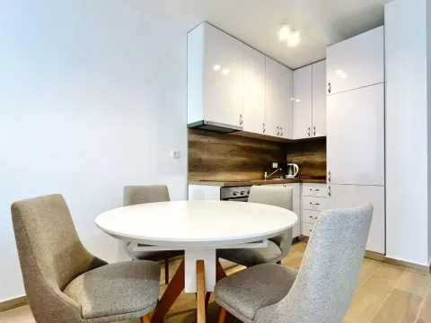 Rent, one bedroom apartment, 60m², Rafailovići, Budva - image 9