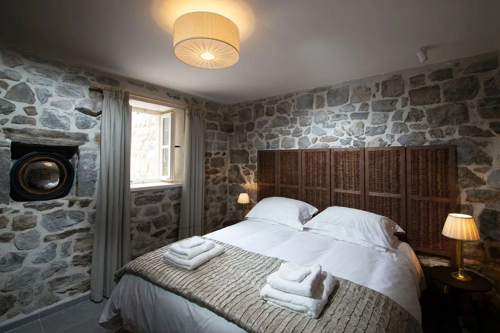 Prodaja, kuća, 235m², Tivat, Crna Gora
