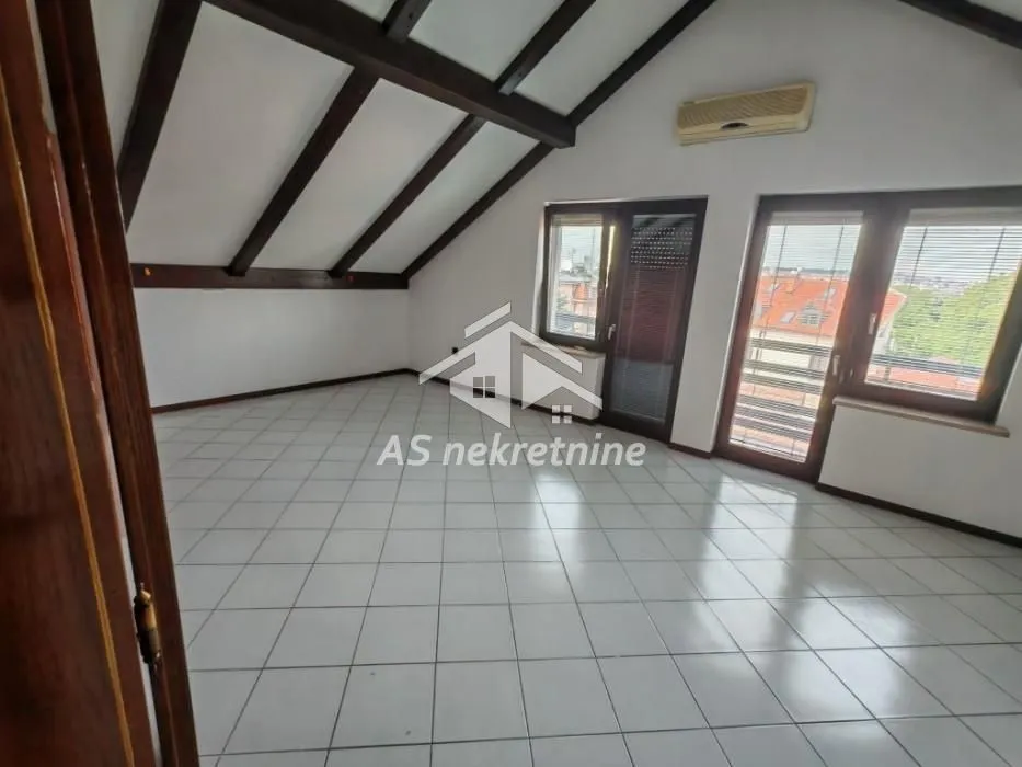 Izdavanje, kuća, 360m², Voždovac Sve Podlokacije, Beograd