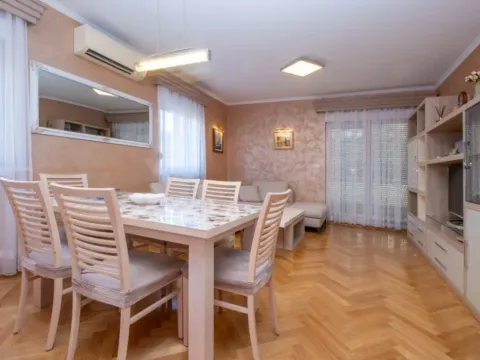 Izdavanje, dvosoban stan, 88m², City Kvart, Podgorica - image 14