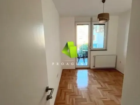 Izdavanje, poslovni prostor, 55m², Medijana, Niš - image 4