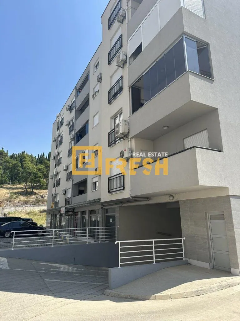 Izdavanje, poslovni prostor, 90m², Zabjelo, Podgorica
