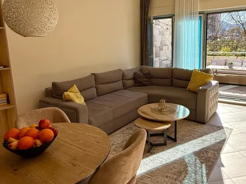 Sale, one bedroom apartment, 74m², Dobrota, Kotor - image 4