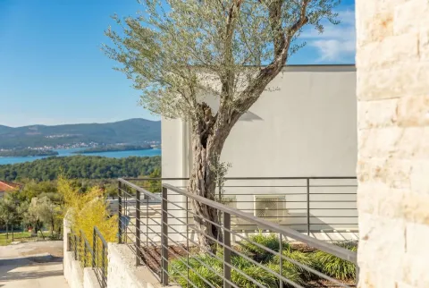 Prodaja, četvorosoban stan, 130m², Kavač, Kotor - image 20