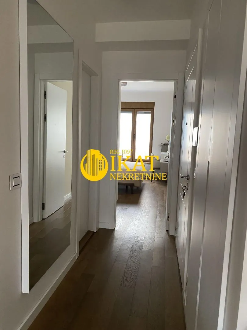 Izdavanje, dvosoban stan, 42m², Čubura, Beograd