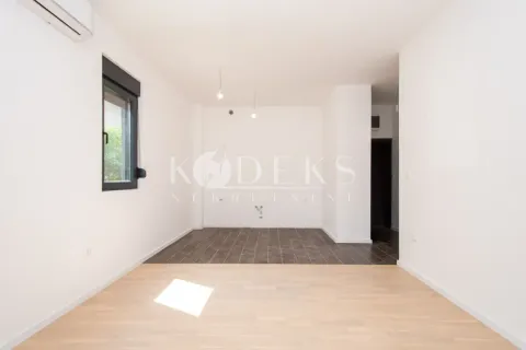Rent, one bedroom apartment, 37m², Tološi, Podgorica - image 2