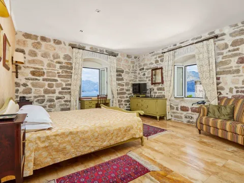Rent, house, 2117m², Kotor, Crna Gora - image 29