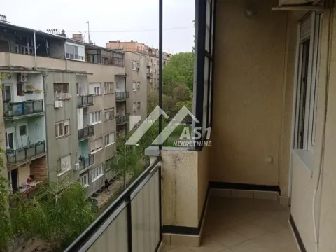 Izdavanje, trosoban stan, 82m², Centar, Novi Sad - image 11