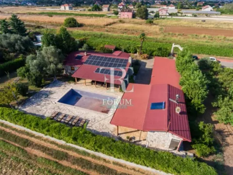 Prodaja, kuća, 215m², Podgorica, Crna Gora - image 2