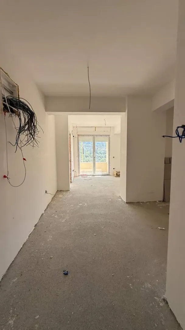 Sale, two bedroom apartment, 60m², Centar, Bar