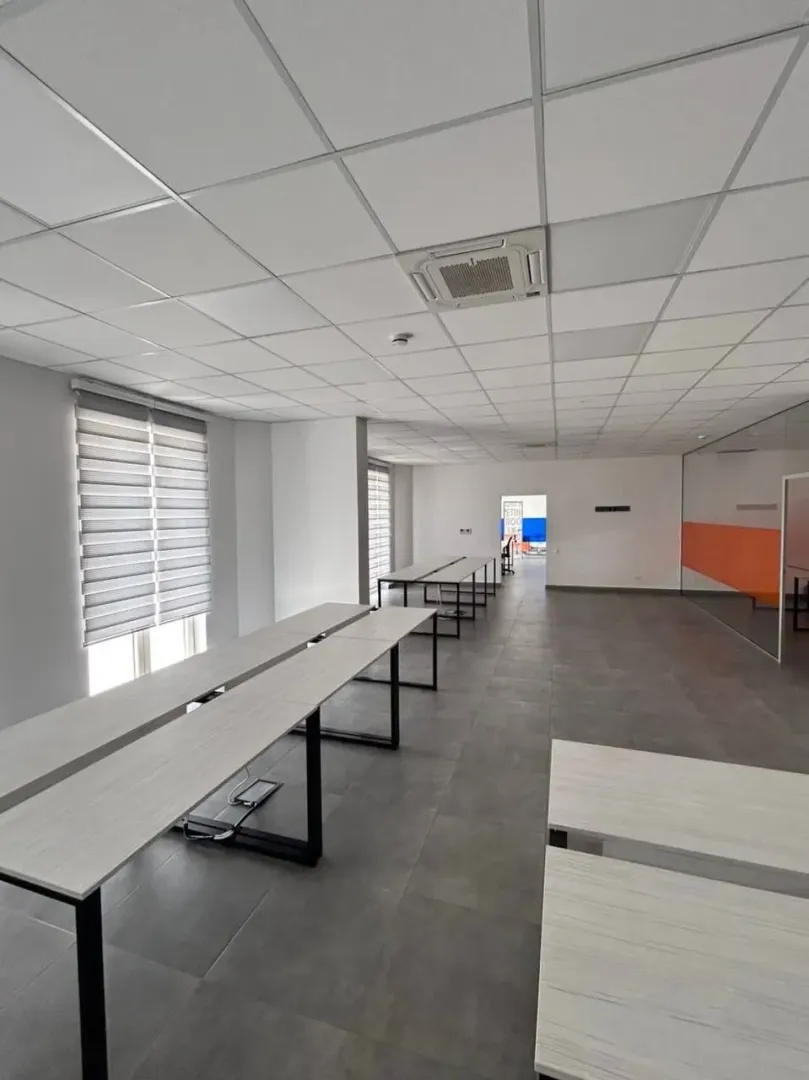 Izdavanje, poslovni prostor, 158m², Centar, Budva