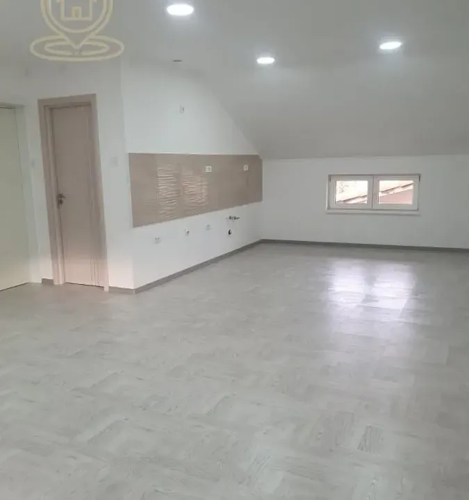 Prodaja, trosoban stan, 71m², Klisa, Novi Sad Sve Podlokacije