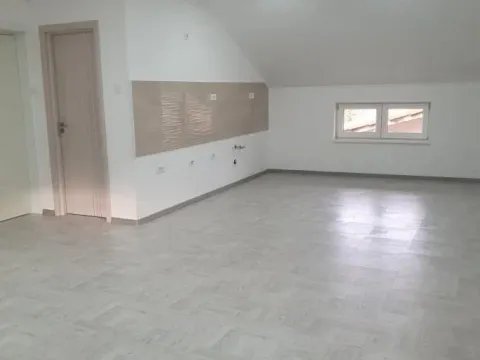 Prodaja, trosoban stan, 71m², Klisa, Novi Sad Sve Podlokacije - image 1