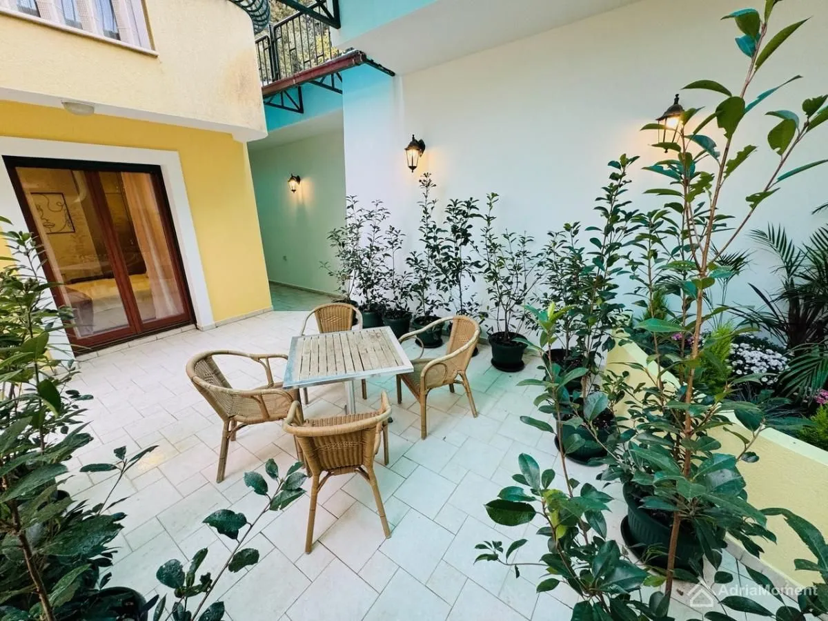 Sale, three bedroom apartment, 120m², Petrovac, Budva