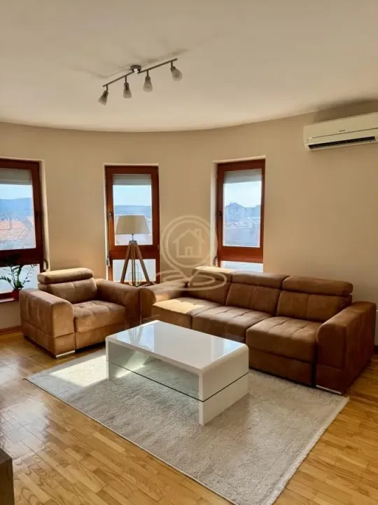 Izdavanje, jednosoban stan, 52m², Pantelej, Niš