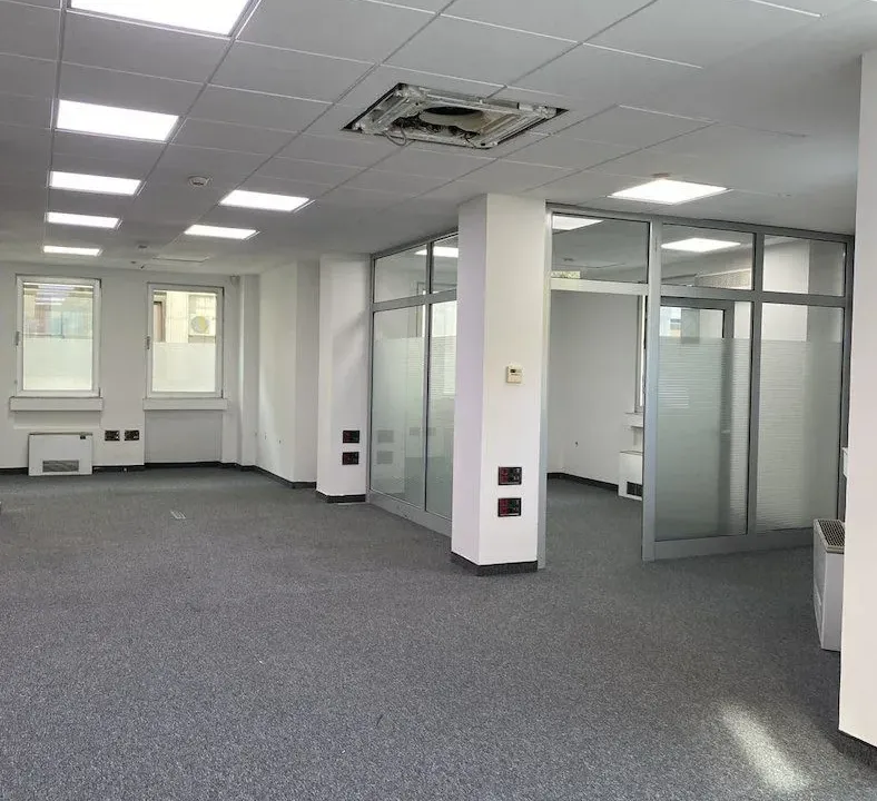 Izdavanje, poslovni prostor, 353m², Centar, Novi Sad