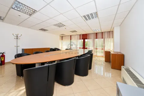 Sale, office space, 414m², Preko Morače, Podgorica - image 2