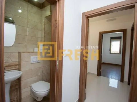 Izdavanje, trosoban stan, 80m², City Kvart, Podgorica - image 14
